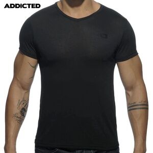 Addicted Logo V Neck T Shirt 3XL runs small Gently worn 50% viscose/50% poly